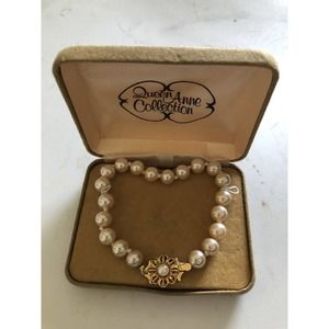 Rare Queen Anne Collection Simulated Cultured Pearls Bracelet With Box 7"